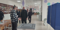 Асланбек Музуруев проверил избирательные участки Ножай-Юртовского района и призвал жителей к активному участию в голосовании - Единая Россия