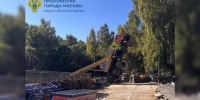 Рабочий погиб при опрокидывании автокрана на стройке в ТиНАО - M24.Ru
