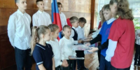 Первоклассникам Кокоревской школы вручили подарки от «Движением Первых» - Рассвет