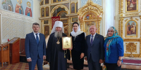 В рамках празднования Дня города Луганска Петро-Павловский кафедральный собор посетила делегация из города Костромы - Город Луганск