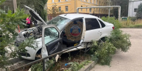 В Студгородке два человека пострадали при наезде «Гранты» на ограждение - Четвертая Власть