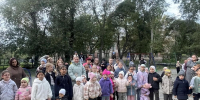 В Калининском районе наградили авторов цветочных клумб - Калининский район