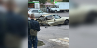 Автомобиль разворотило на части после ДТП на Ленинском проспекте в Воронеже - ГТРК Воронеж