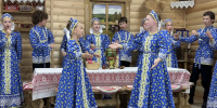 Нефтеюганский ансамбль «Родная песня» превратил свой кабинет в русскую народную избу - ИД Новости Югры