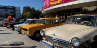 Легендарные ретро-автомобили выстроились возле цирка в Брянске - ИА Наш Брянск.ru