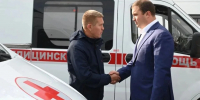 Омский губернатор передал медикам новые машины скорой помощи - Комсомольская Правда