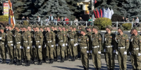 В Брянске прошёл парадный марш в честь Дня освобождения региона - Брянская Учительская газета