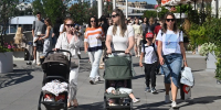 В Алуште молодая женщина напала на маму с ребенком - Комсомольская правда