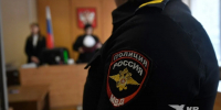 Юрист из Качканара ударил полицейского, проводившего обыски - КП Екатеринбург