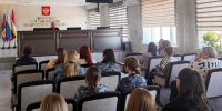 Безопасность за рулём: сотрудникам ИК-9 напомнили о правилах дорожного движения - УФСИН