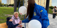 Молодежка ЛДПР в Сланцах дарила улыбки и радость жителям - ЛДПР