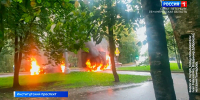 На Институтском проспекте столкнулись и сгорели два автомобиля - ГТРК Санкт-Петербург