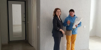 В Емельяново четыре семьи получили ключи от новых квартир - Комсомольская Правда