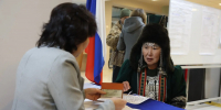 Фото: жители Якутии пришли на выборы в национальных нарядах - Якутское-Cаха ИА