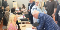 Депутат Виталий Рыльских одним из первых принял участие в голосовании - Единая Россия