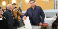 Виталий Хоценко проголосовал на выборах депутатов Госдумы и Законодательного Собрания Омской области - Газета Омский пригород