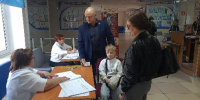 Председатель Городской Думы Сергей Радецкий вместе с семьей принял участие в выборах - Городская Дума
