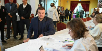 Виталий Хоценко проголосовал на выборах депутатов Госдумы и Законодательного Собрания Омской области - 12 канал