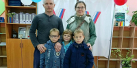 Жители Кузбасса приходят голосовать на выборах целыми семьями - ТК Кузбасс Первый
