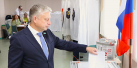 Председатель Закдумы края Николай Шевцов проголосовал в числе первых - Газета Хабаровские вести