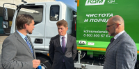 Два новых мусоровоза вручил муниципалитету губернатор Приморья Олег Кожемяко - Администрация г. Владивостока