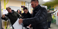 Колымские парламентарии голосуют на выборах депутатов Государственной Думы девятого созыва - Kolyma.Ru