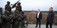 ​Михаил Евраев поблагодарил бойцов «БАРСа» за защиту объектов региона - Правительство