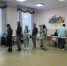 У входа в Детскую школу искусств, где расположен один из избирательных участков, уже с утра было оживлённо - Волжская новь