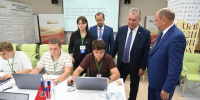 Александр Романенко посетил региональный Центр общественного наблюдения за выборами - Единая Россия