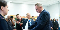 «Мы определяем вектор будущего развития Югры»: губернатор Руслан Кухарук проголосовал на выборах - Комсомольская Правда