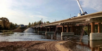 Продолжаются работы по капитальному ремонту моста через реку Вель в Вельске - Единая Россия