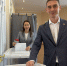 Роберт Искандаров вместе с супругой проголосовал на выборах - Единая Россия