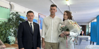 В Сызрани жених с невестой перед свадьбой отправились на выборы - КТВ-ЛУЧ