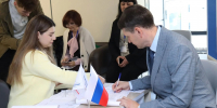 Алексей Самойлов проголосовал на выборах депутатов Госдумы РФ - Жизнь Луганска