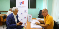 Депутат Госдумы Леонид Огуль принял участие в голосовании на выборах в Астраханской области - Единая Россия