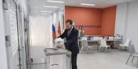 Виталий Королев утром проголосовал на избирательном участке в городе Твери - Газета Вся Тверь