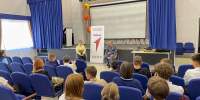 Школьники Ленинска-Кузнецкого обсудили с росгвардейцем качества защитника Отечества - Росгвардия