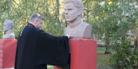 В День освобождения Брянщины благочинный Трубчевского церковного округа возложил цветы к памятникам и обелискам воинской славы - Клинцовская епархия