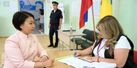 Председатель Правительства Калмыкии Гиляна Босхомджиева приняла участие в голосовании - Правительство РК