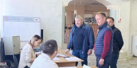 Избирателям выдают два бюллетеня: один — со списком десяти партий, второй — со списком кандидатов по Московскому одномандатному избирательному округу № 32, в который входит и наш район. - Волжская новь