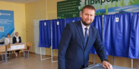 Председатель Народного Совета ЛНР проголосовал на выборах депутатов Госдумы РФ - Луганский Информационный Центр