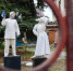 На фото артисты в виде статуй, Изображение. - U74.Ru