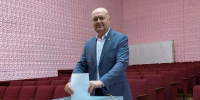 Глава Жирновского муниципального района П.Н. Мармура исполнил свой гражданский долг и проголосовал на выборах депутатов Государственной Думы. 🗳️ - Администрация Жирновского района