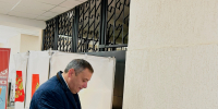 Губернатор Александр Хинштейн проголосовал на выборах - Sekunda.Media
