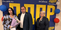 Андрей Кузнецов вручил награды матерям бойцов СВО в Новом Уренгое - ЛДПР