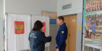 Сотрудники МЧС обеспечивают пожарную  безопасность  выборов в Подмосковье - ГУ МЧС МО