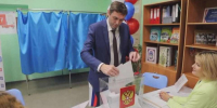 Мэр Воронежа Сергей Петрин проголосовал на выборах - Берег