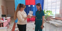 Голосование впервые голосующих молодых избирателей - ТИК Морозовского района