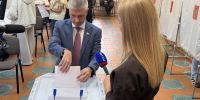 Евгений Ревенко проголосовал на выборах в Госдуму - Единая Россия