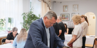 Председатель Думы Астраханской области Игорь Мартынов проголосовал на выборах в Государственную Думу РФ и региональный парламент - Bloknot-Astrakhan.Ru